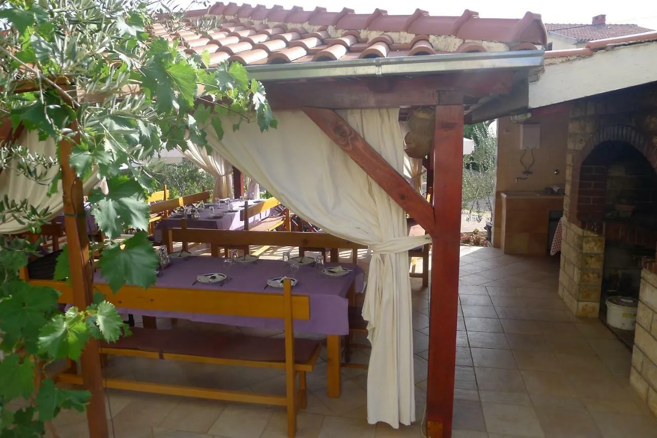 Pansion Gaspar Biograd Na Moru Bed & Breakfast