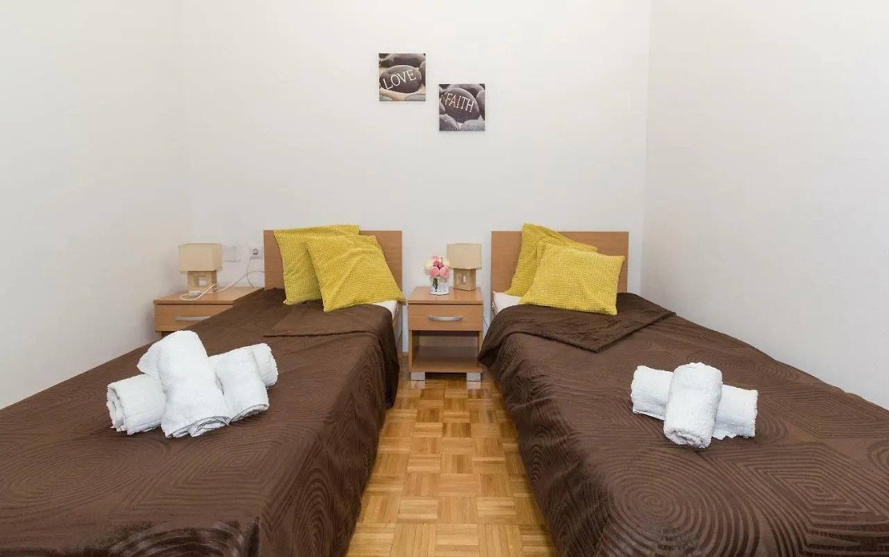 Bed & Breakfast Pansion Gaspar Biograd Na Moru